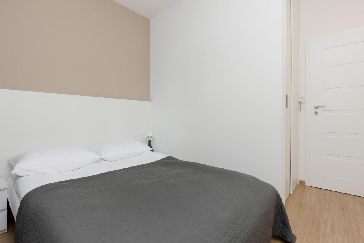 Roomy Apartment Oczapowskiego In Bielany By Noclegi Renters Warszawa Eksteriør bilde